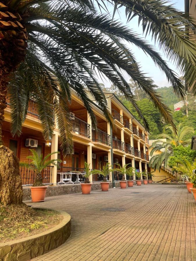 Kvariati Palma Hotel Екстериор снимка