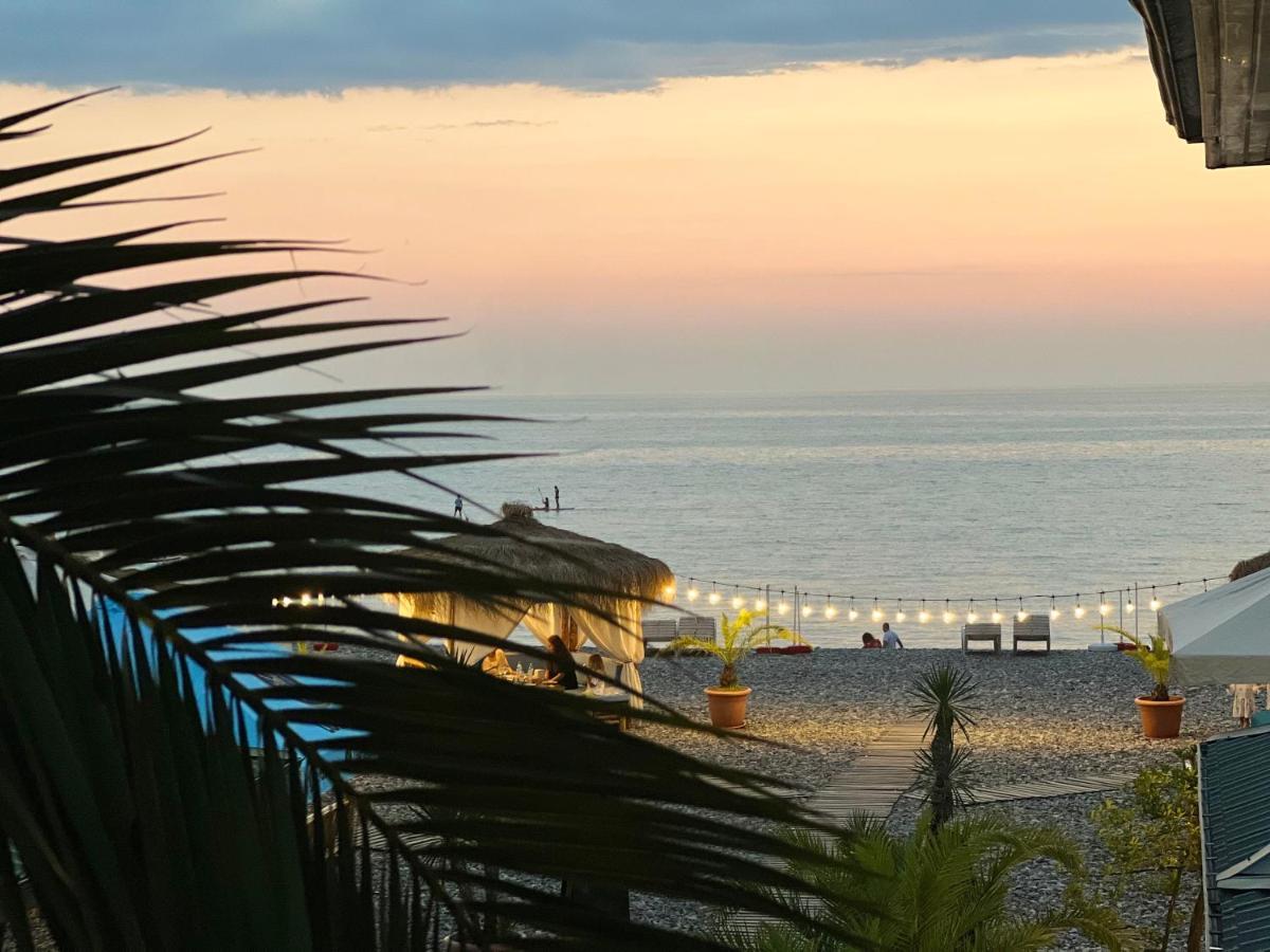 Kvariati Palma Hotel Екстериор снимка
